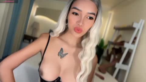 Snapshot of _agatha69_ chatting on October 22, 2:02 am agatha online show from October 22, 2:02 am