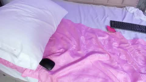 ema  online show from November 25, 6:21 pm