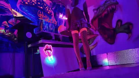 GlitterBox online show from January 4, 7:44 pm