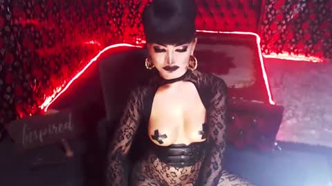 Snapshot of _hailyourqueenx chatting on January 19, 1:10 am GoDDess  Chloe online show from January 19, 1:10 am