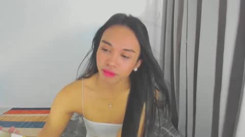 yanie online show from March 8, 2:01 am