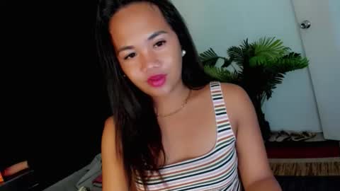 _lovelyyan69_ online show from December 18, 11:15 am