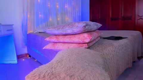 Shsntal online show from November 10, 1:56 pm