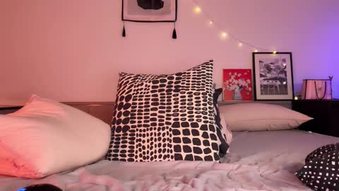 Ann online show from November 4, 6:18 pm