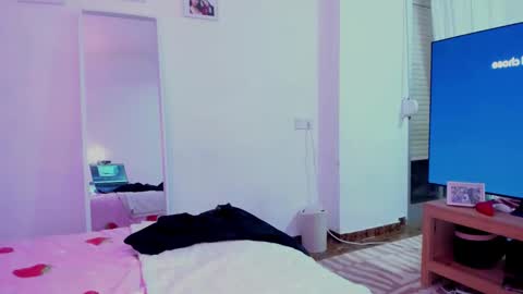   online show from November 25, 6:43 pm