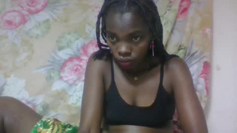 aadienne online show from March 15, 7:50 pm