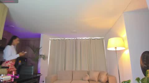 A L E J A N D R A online show from February 23, 8:12 pm