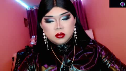 Queen Mireska online show from June 7, 3:42 pm