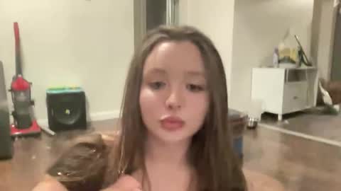 Amy Thrill online show from November 4, 6:34 am