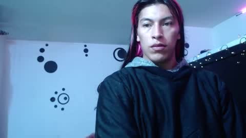 Snapshot of angele_johnson chatting on February 13, 2:28 am angele online show from February 13, 2:28 am