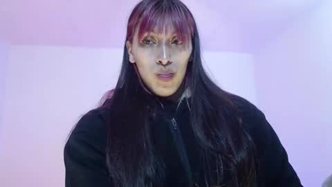 Snapshot of angele_johnson chatting on September 22, 1:33 am angele online show from September 22, 1:33 am