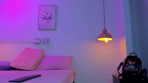 aria_millers1 online show from May 7, 11:28 am