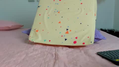 aria_millers1 online show from May 9, 11:39 am