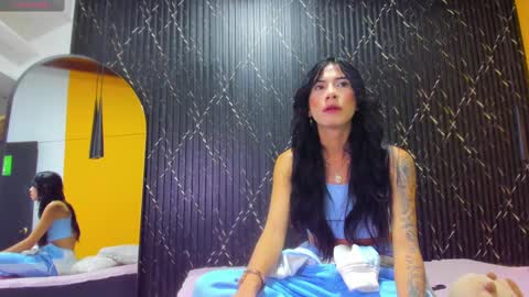 Snapshot of aria_millers_ chatting on October 21, 11:23 am Aria Millers online show from October 21, 11:23 am
