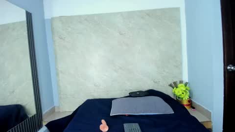 aria_skyee online show from April 24, 9:51 pm