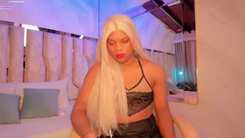 ariana_grande233 online show from February 17, 12:02 pm