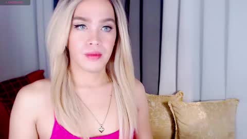 ARIANNE CUMS  online show from November 9, 11:05 pm