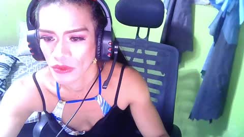 Snapshot of asiangoddezzts chatting on January 10, 3:48 pm Miss Audrey L Monel online show from January 10, 3:48 pm