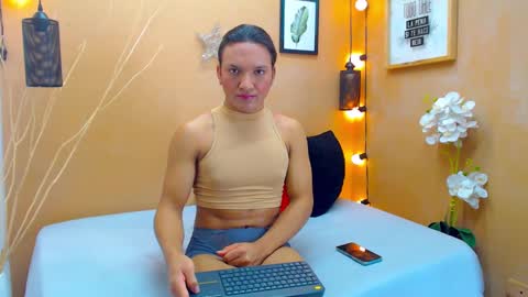 ASLY online show from September 26, 12:02 pm