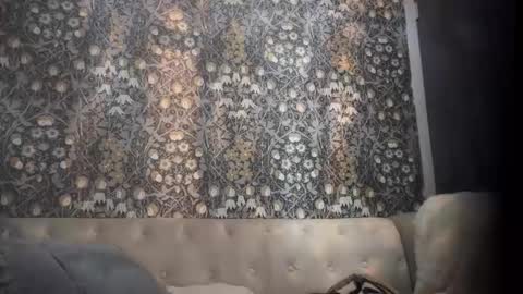 Aspen Frost online show from December 1, 12:57 am