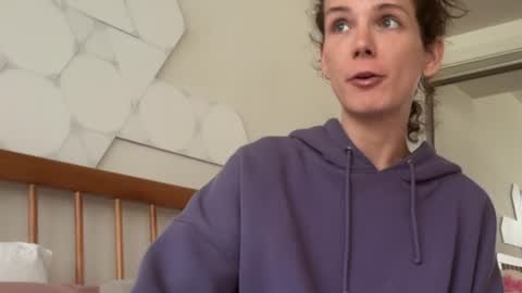 AstoriaLove online show from June 11, 5:22 pm