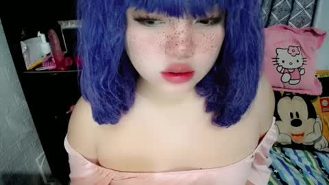 cute online show from December 10, 1:44 pm