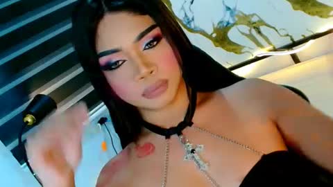 Ava online show from June 25, 4:22 pm