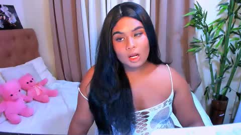 AYESHA online show from February 9, 2:02 pm