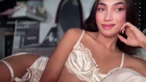 azalea_cum69 online show from May 8, 6:59 pm