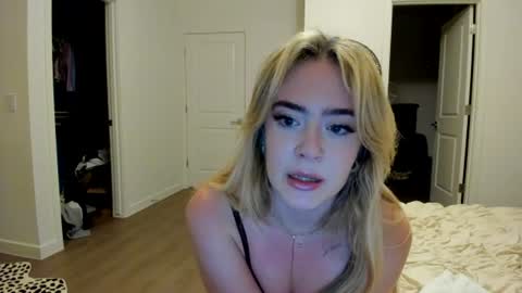 Rae online show from July 8, 3:21 am