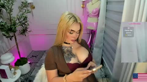 Miss Alexa Fields  online show from April 18, 3:08 am