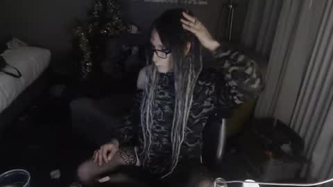 Kittie online show from December 28, 9:31 am