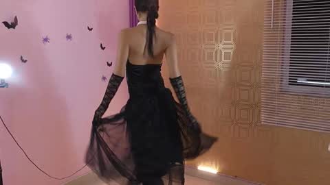 bella19   online show from October 31, 9:45 pm