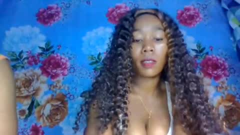 bemoniquee online show from June 18, 4:44 pm