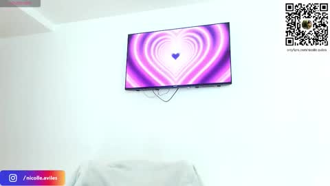 Nicolle Aviles online show from November 15, 9:18 am