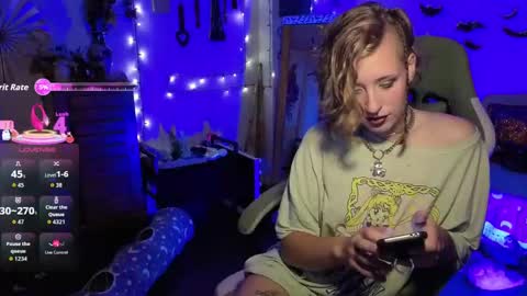 Snapshot of bigbearandbunny chatting on October 16, 11:15 pm bigbearandbunny online show from October 16, 11:15 pm