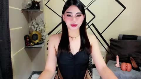 kiaaannaaaa online show from September 12, 8:33 am