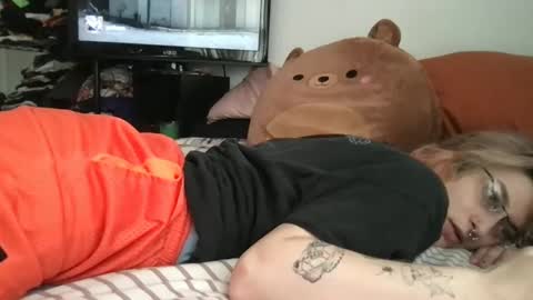 boywithbug online show from February 25, 4:21 pm