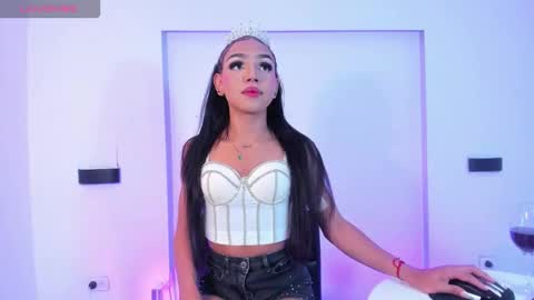 Snapshot of brittany_gil chatting on October 24, 4:50 am Brittany online show from October 24, 4:50 am