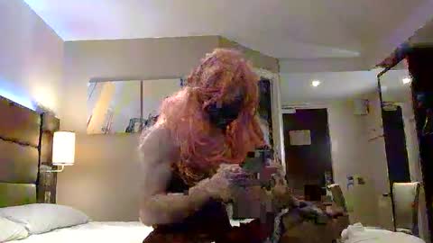 callmebambibaby online show from April 12, 4:10 pm