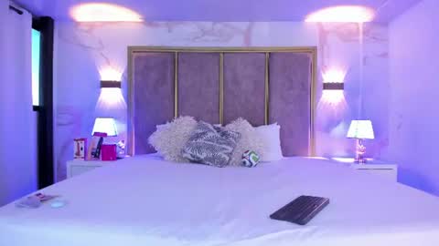 candyluxury_ online show from July 14, 12:11 pm