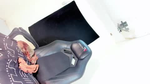 candyssluttt online show from April 30, 11:58 am