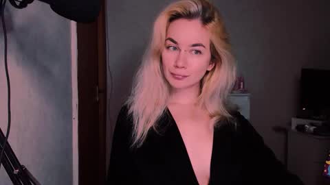 Carin online show from September 19, 3:56 am