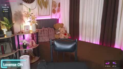 Snapshot of carlamoore23 chatting on October 24, 8:41 am CARLA online show from October 24, 8:41 am