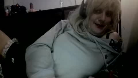 Samantha Foxey online show from April 3, 9:18 am