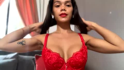 caroline_east online show from April 15, 1:22 am