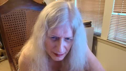 carrie_linn online show from July 17, 11:11 pm