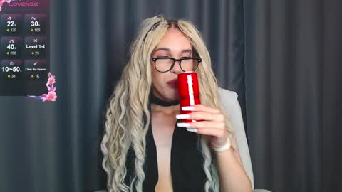 Cassie online show from January 7, 1:21 pm