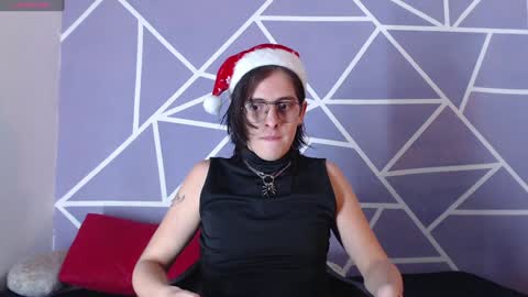 cava_pretty online show from December 23, 7:38 am