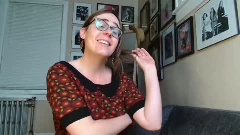 Snapshot of cecilysaintclaire chatting on February 11, 2:02 pm Cecily Saint Claire online show from February 11, 2:02 pm